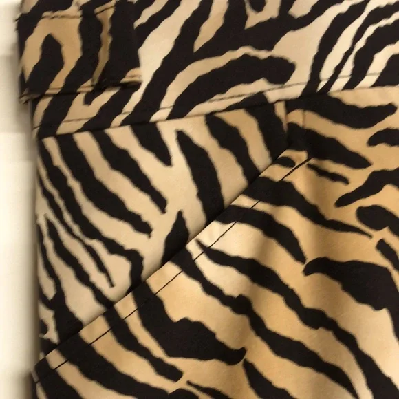 Chico’s Zenergy Skort - Picture 2 of 7